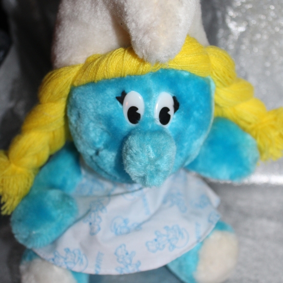 1981 collectible Smurfette plush toy - Picture 9 of 16